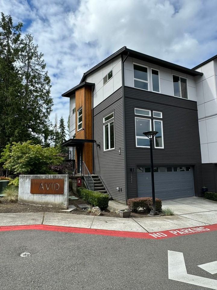 13993 Ne 15th Ct - Photo 2 of 28