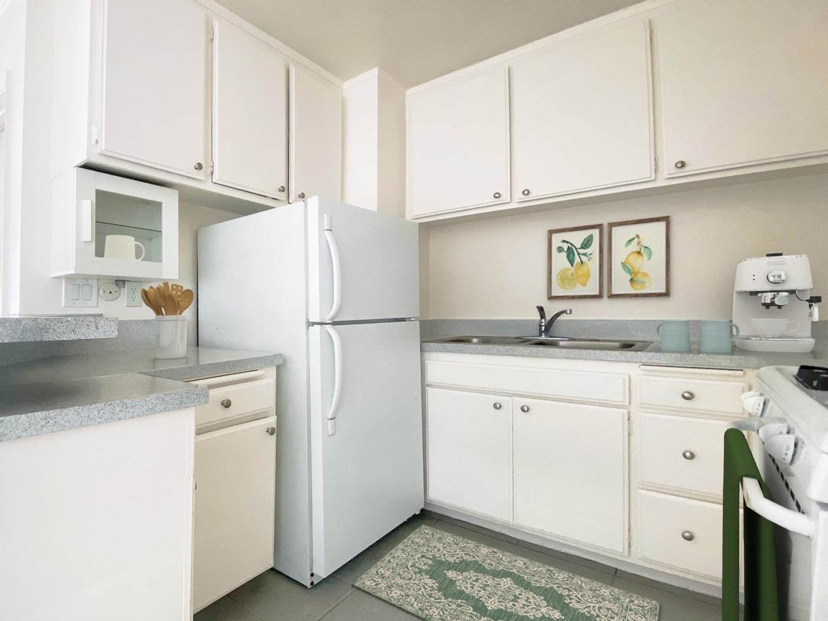 15010 Burbank Blvd - Photo 7 of 11