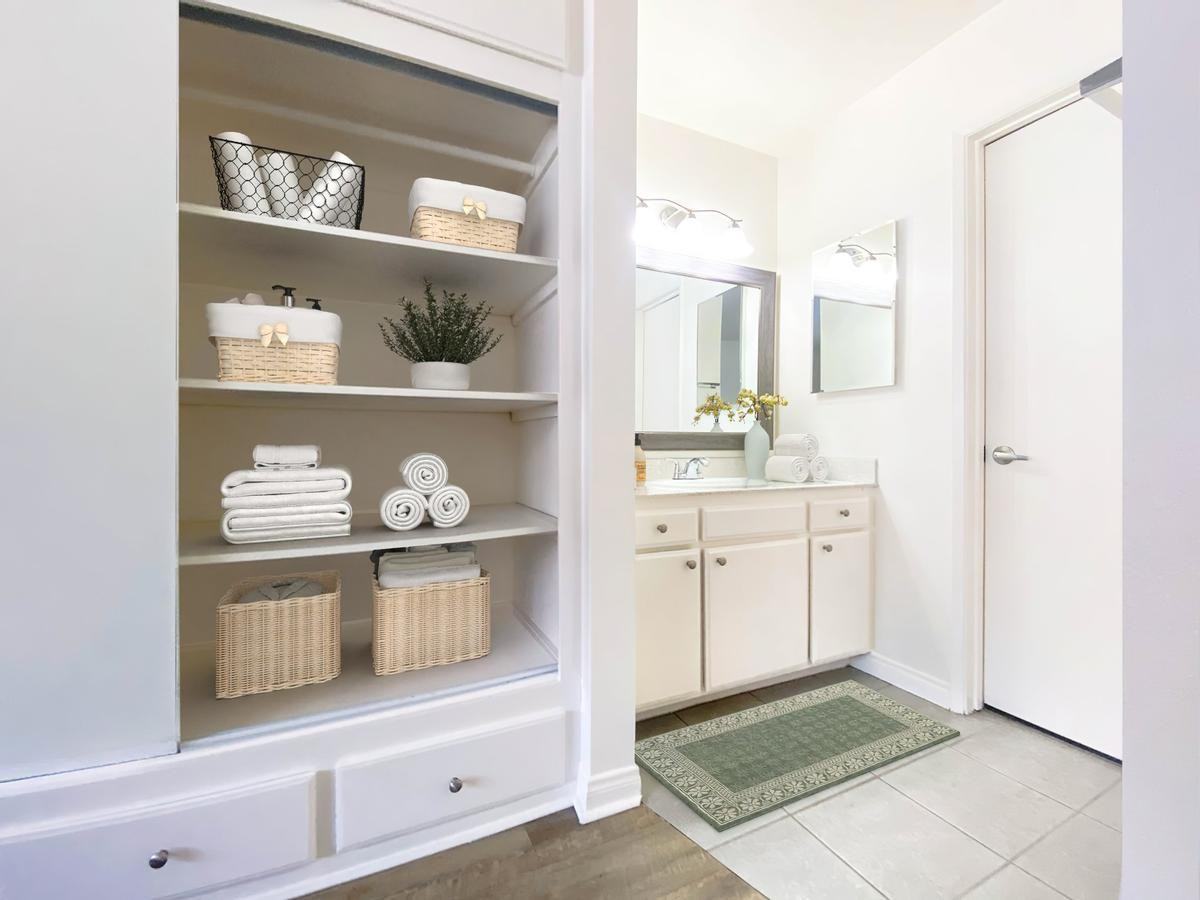 15010 Burbank Blvd - Photo 6 of 11