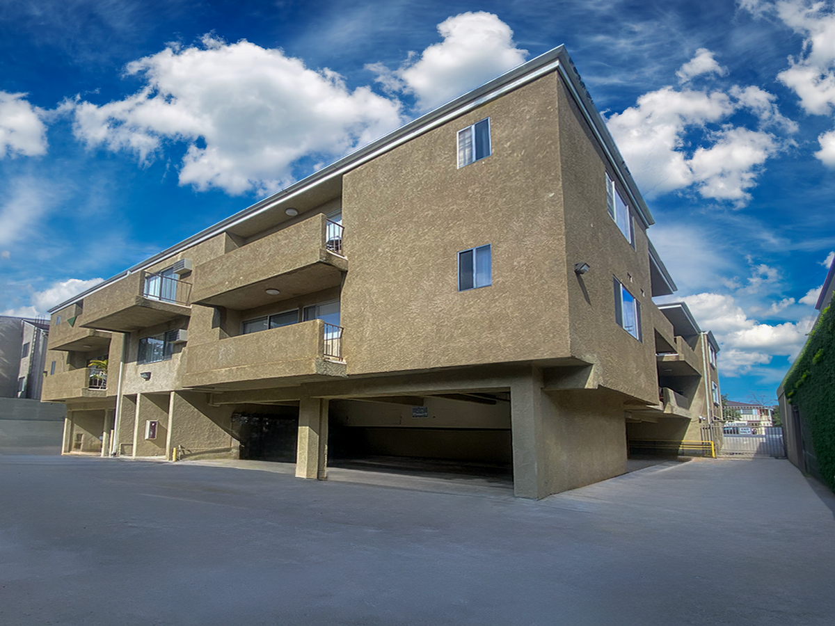 15010 Burbank Blvd - Photo 2 of 11