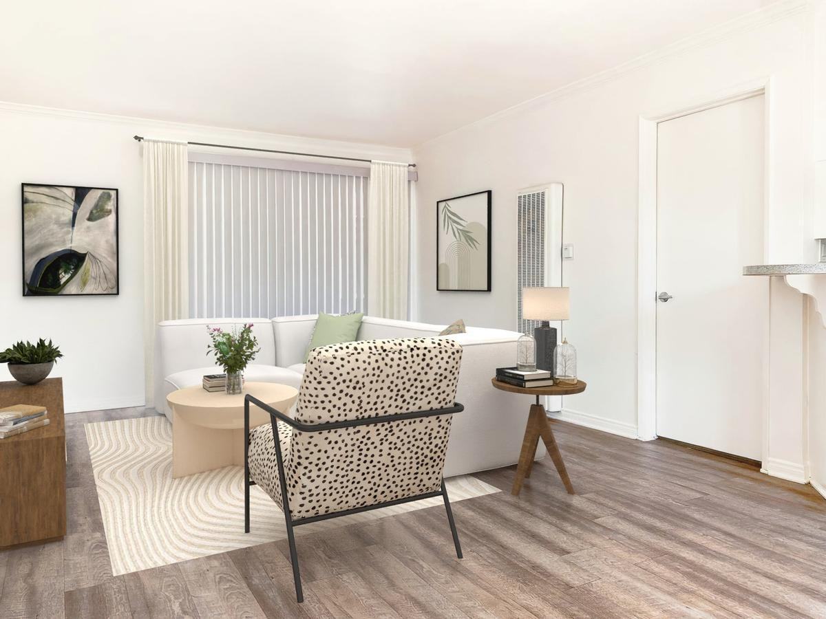 15010 Burbank Blvd - Photo 5 of 11