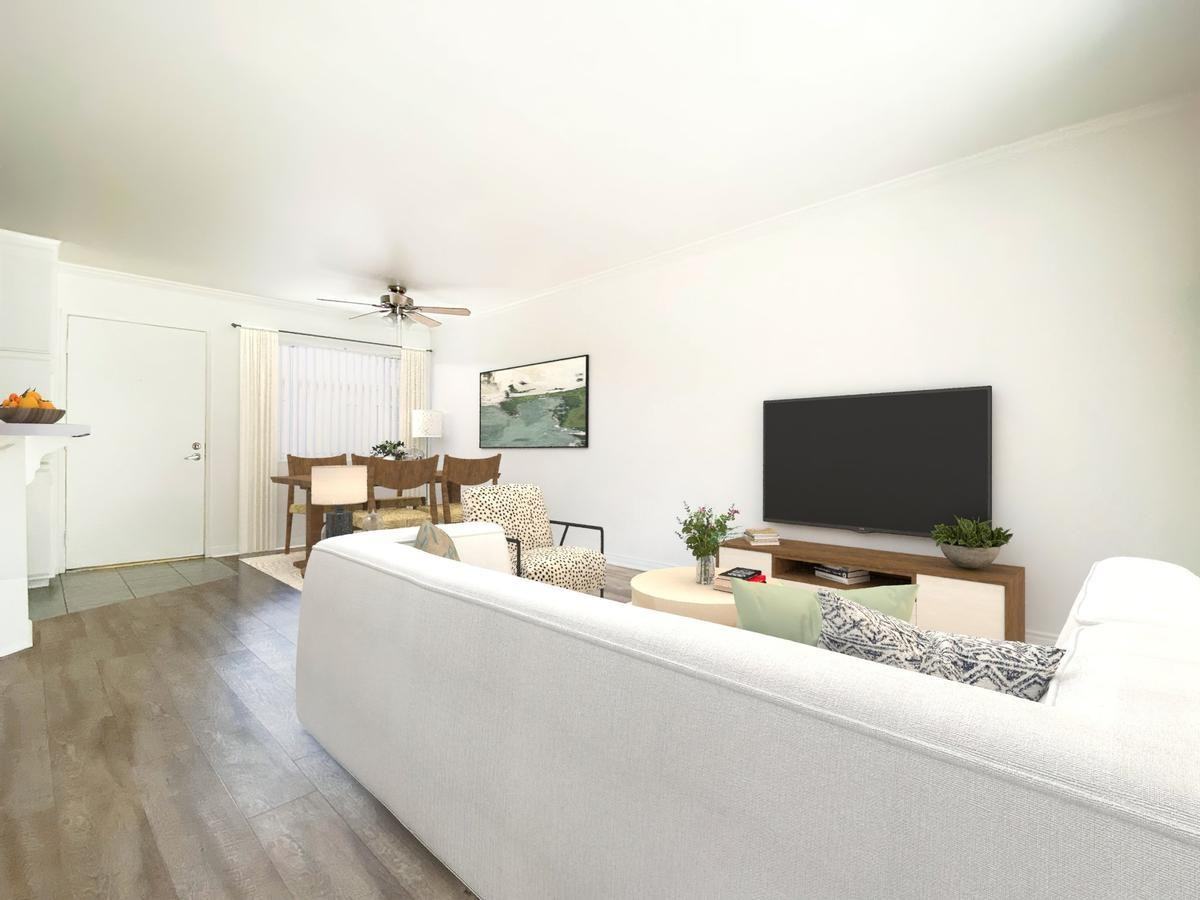 15010 Burbank Blvd - Photo 4 of 11