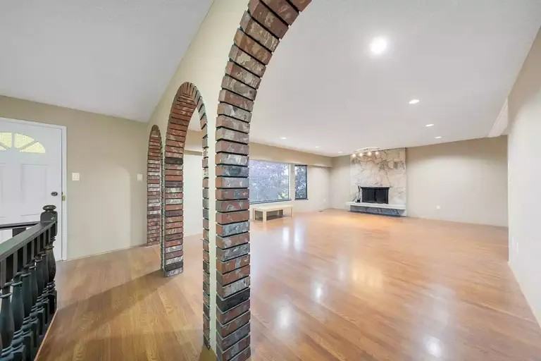 1420 Crestlawn Dr #D142 - Photo 3 of 29