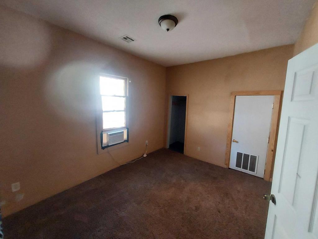 116 S Park Ave - Photo 2 of 6