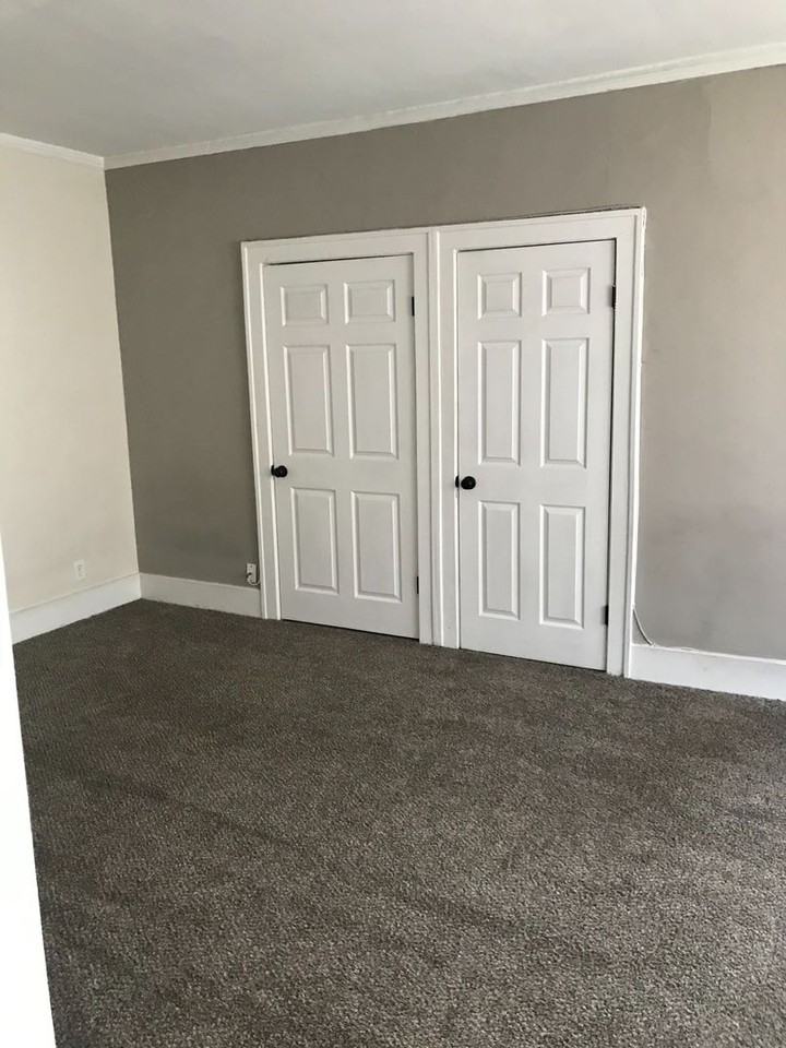 709 Hazelwood - FDR - Photo 2 of 4