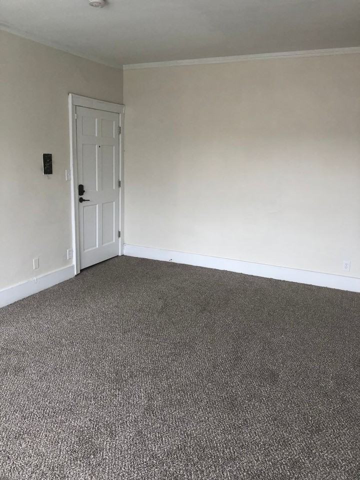 709 Hazelwood - FDR - Photo 3 of 4