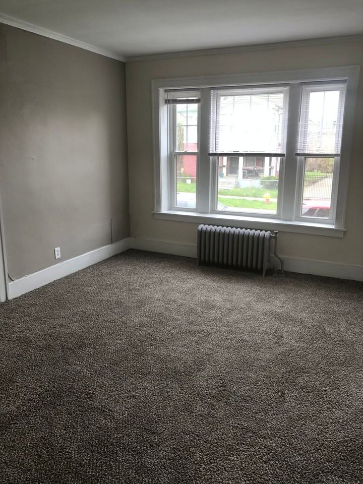 709 Hazelwood - FDR - Photo 4 of 4