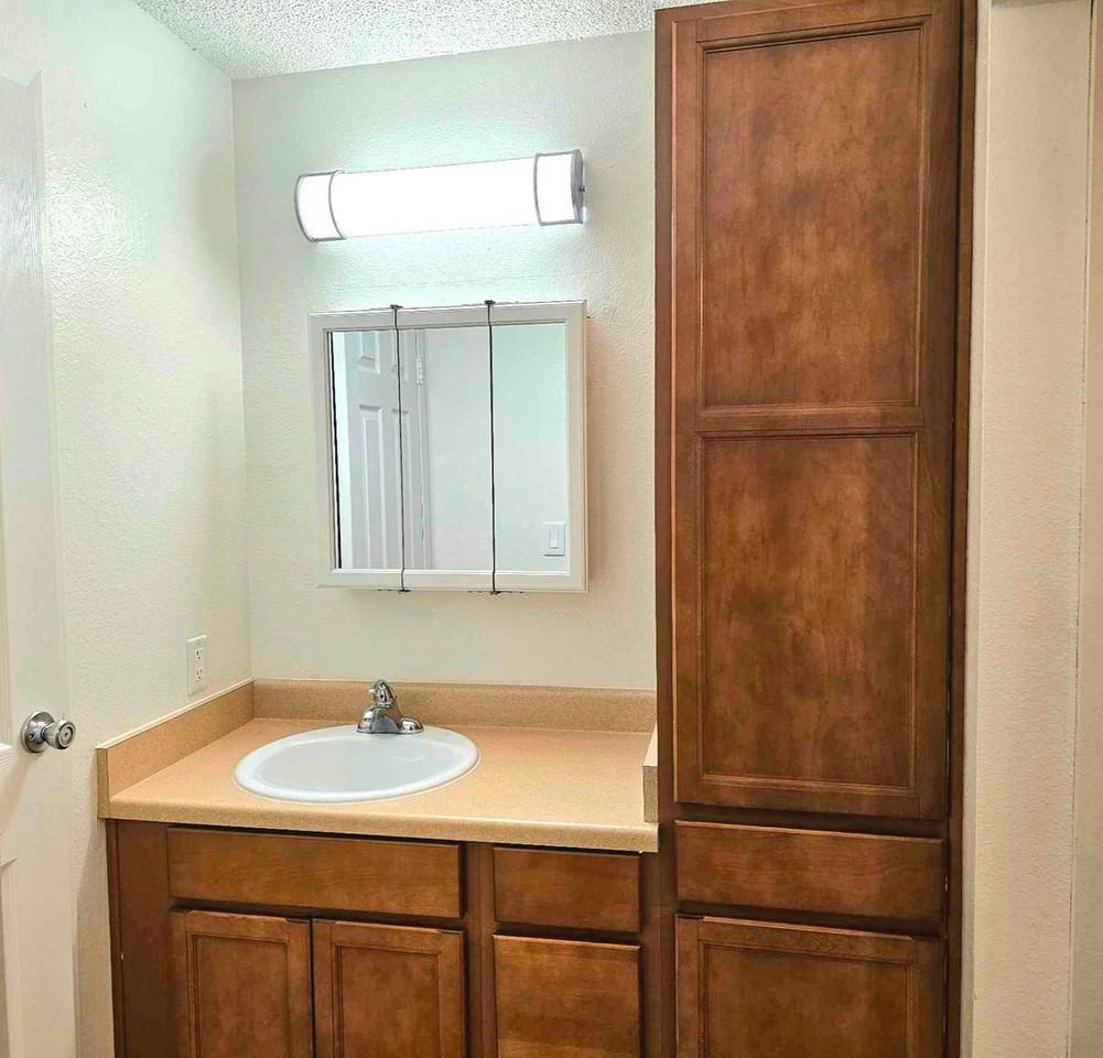 Sundance Apartments - Photo 6 of 21