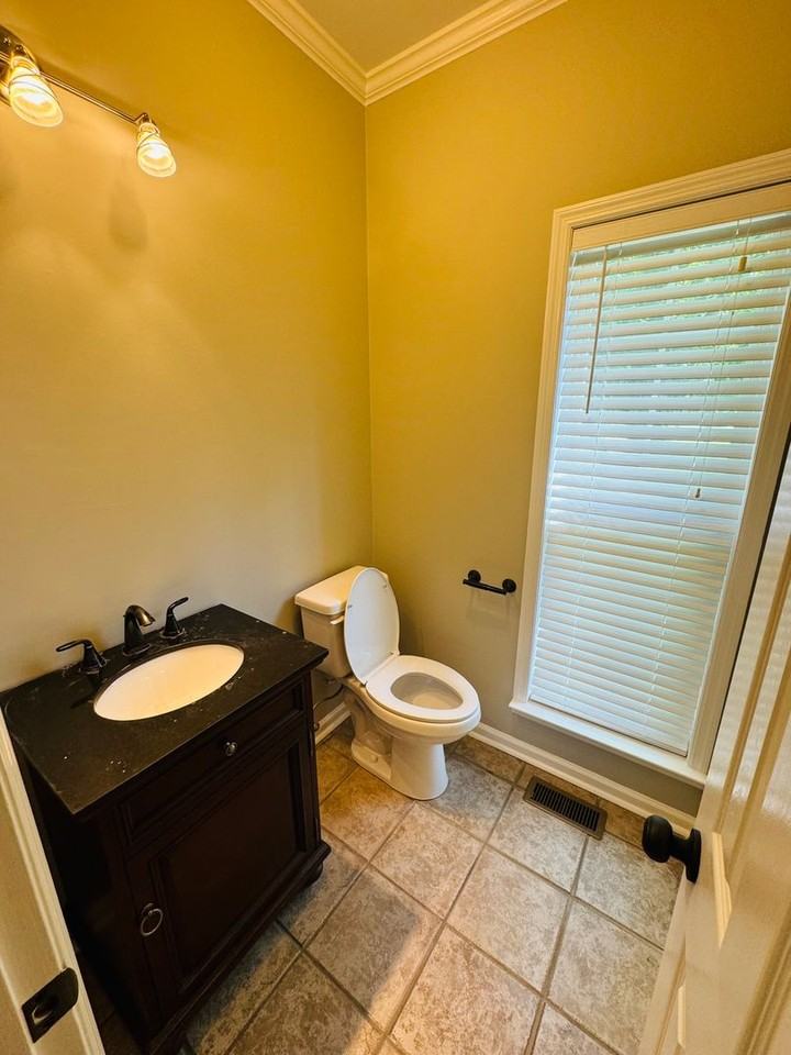 449 Sanders Ln - Photo 3 of 32