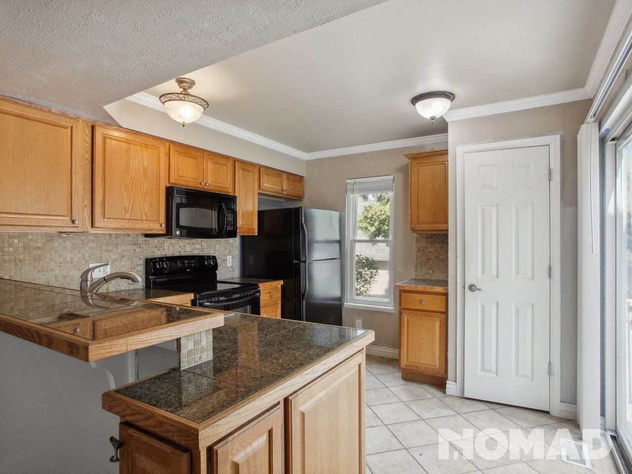 2629 S Xanadu Way - Photo 2 of 23