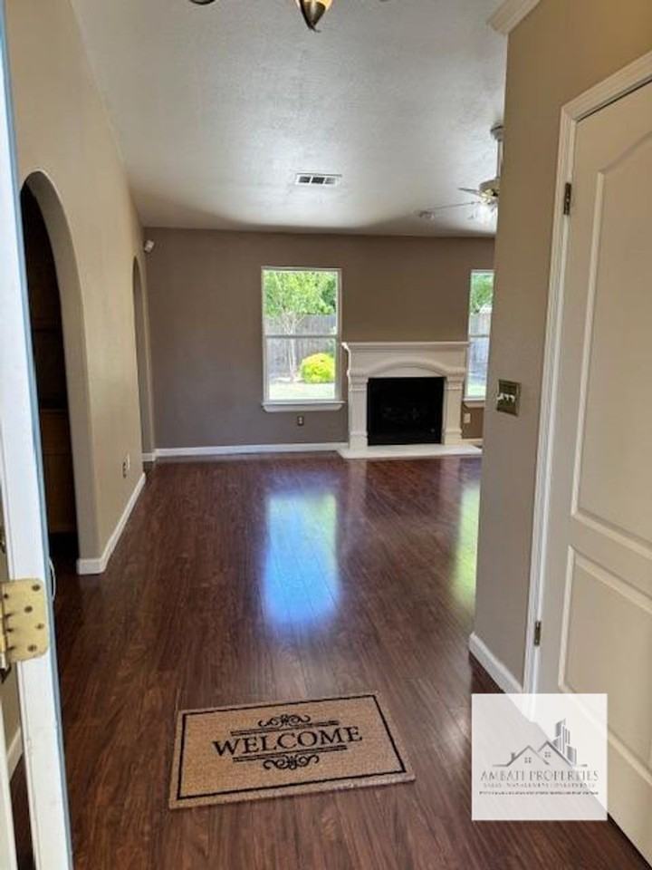 7440 N Mansionette Dr - Photo 4 of 19