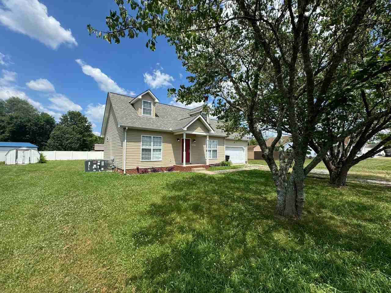 2507 Floyd Ave - Photo 3 of 25