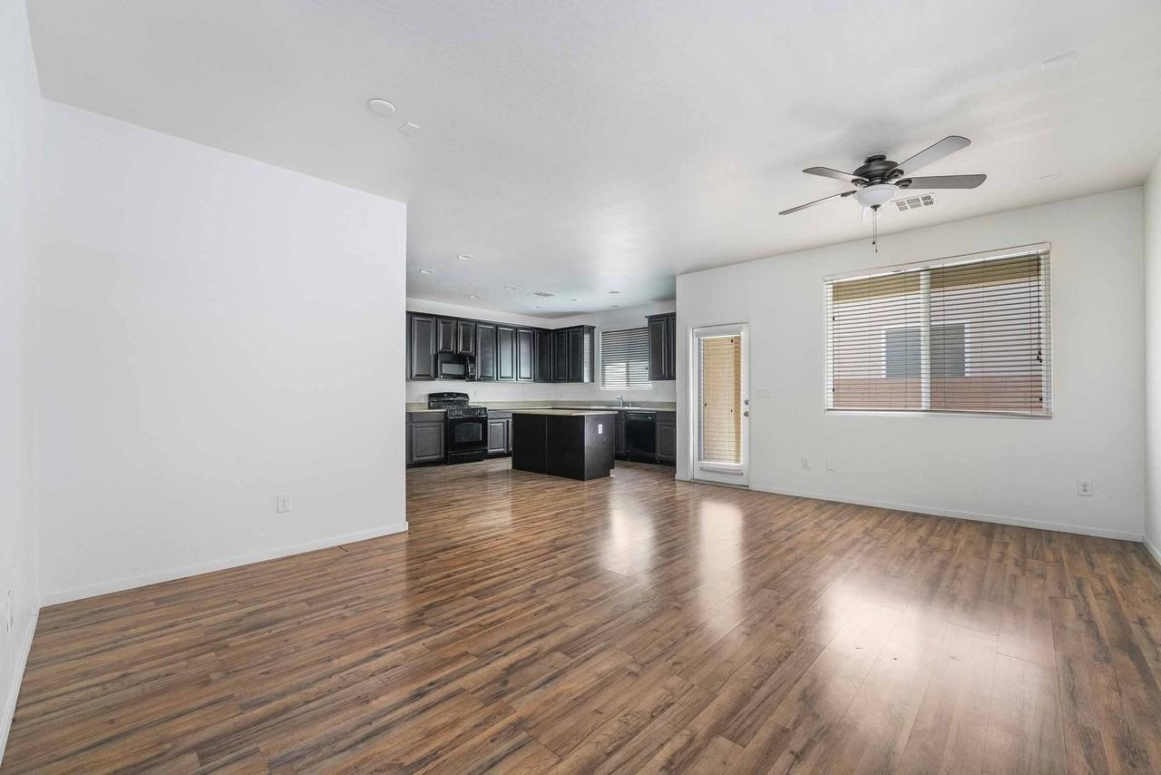 7537 Luna Bella Ave - Photo 3 of 20