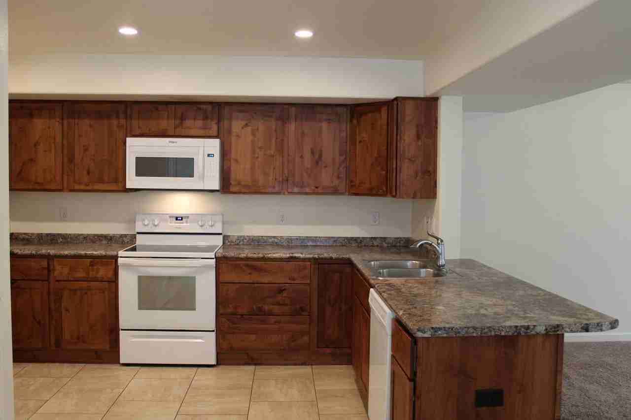 3170 Fairmont Dr - Photo 2 of 18