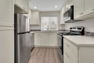 242SE106TH - Photo 1 of 1