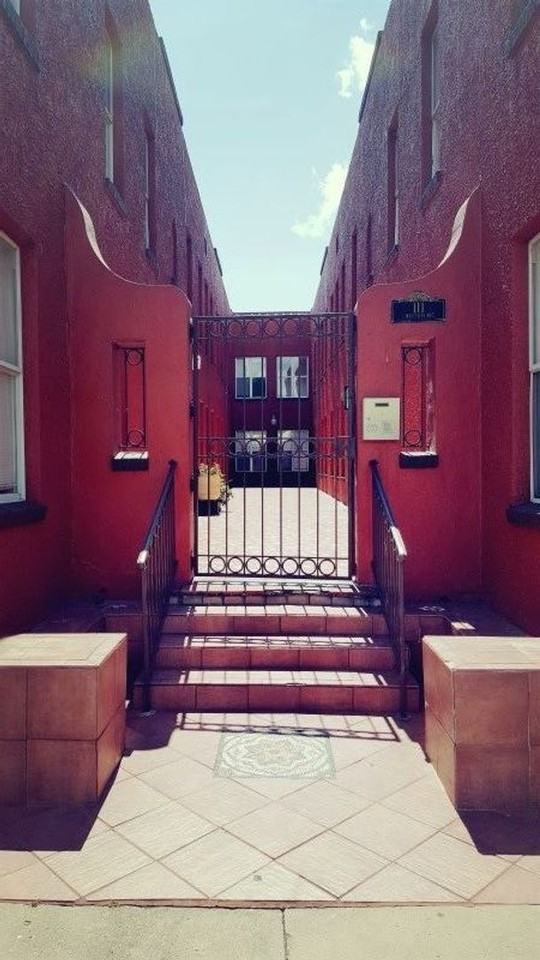 111 S Newport Ave - Photo 3 of 13