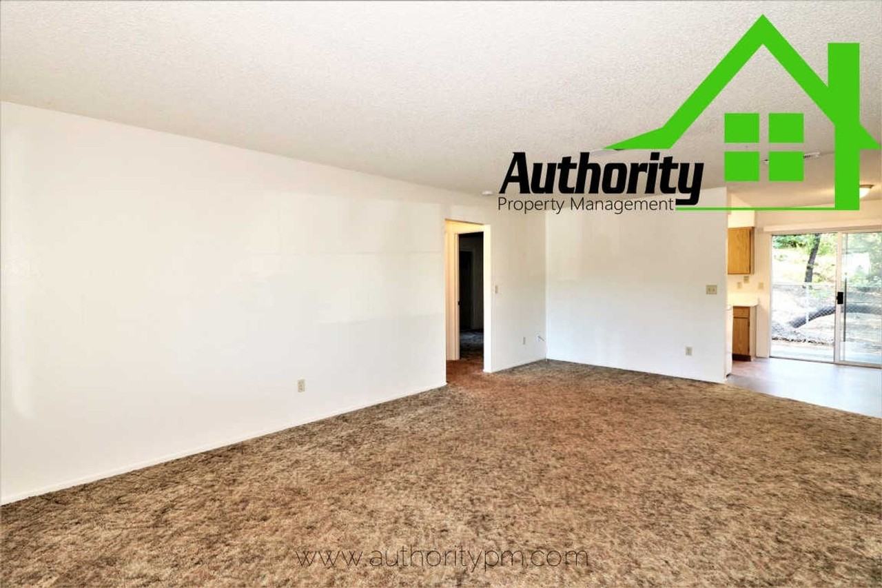 1859 Conifer Way - Photo 3 of 18