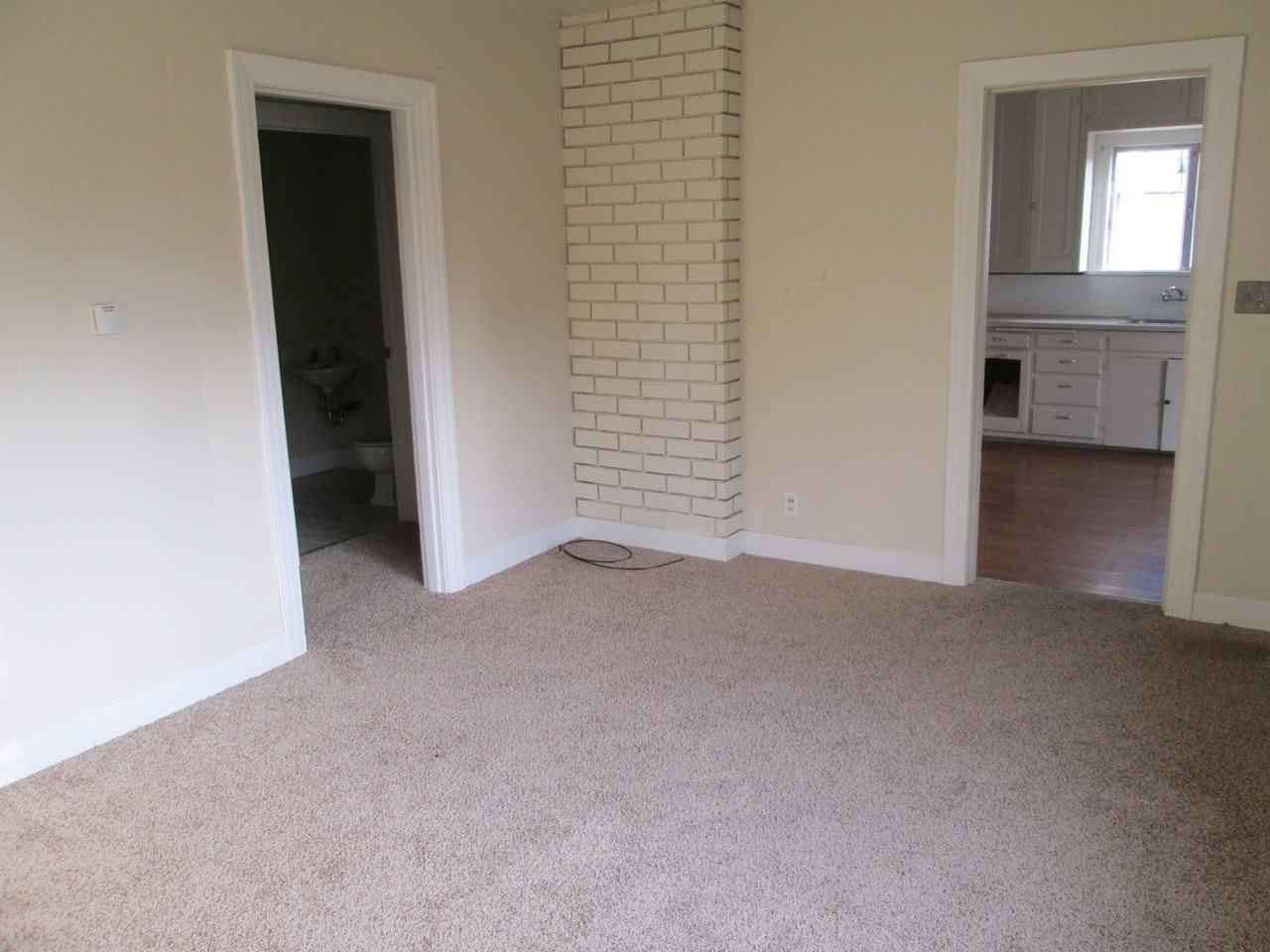 715 Owens St - Photo 3 of 13