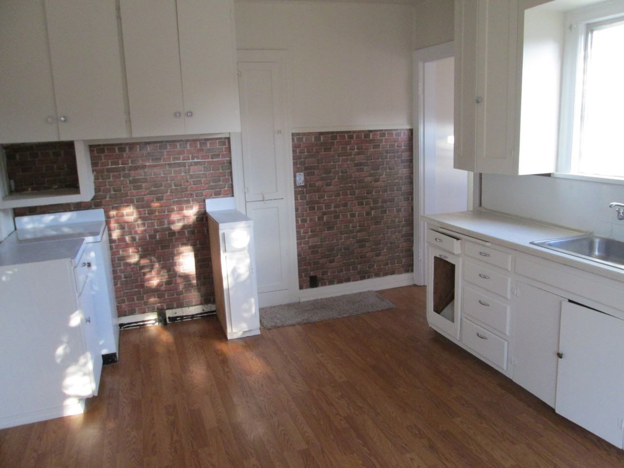 715 Owens St - Photo 4 of 13