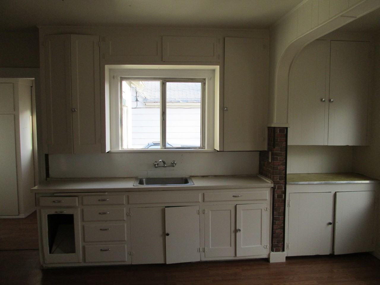 715 Owens St - Photo 6 of 13