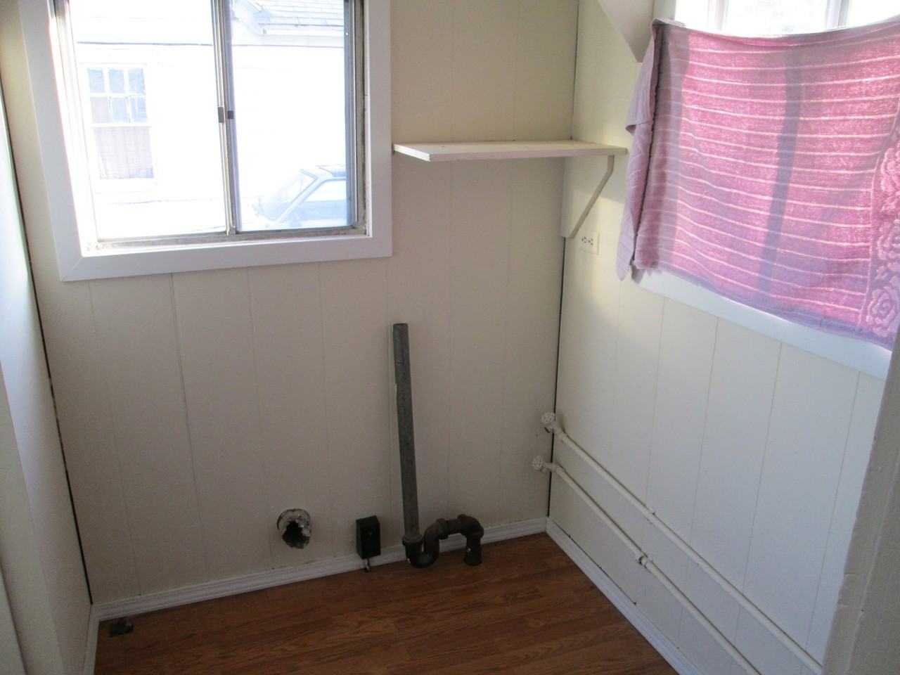 715 Owens St - Photo 7 of 13