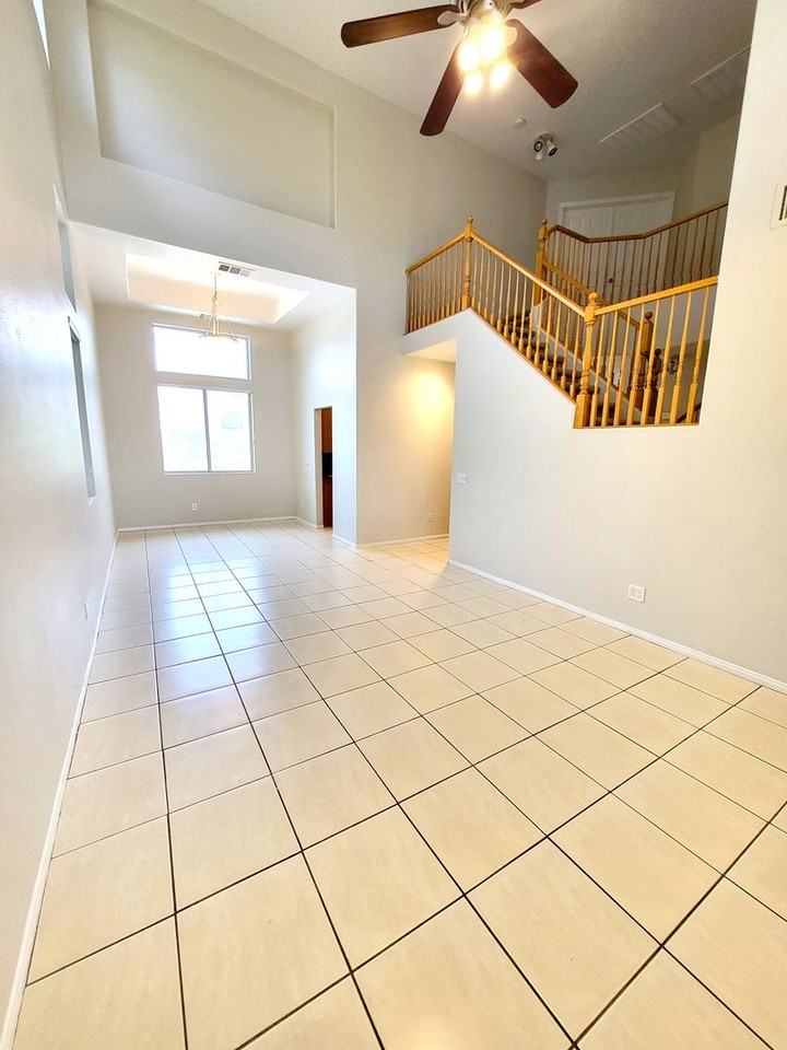 9318 Spellman Ct - Photo 6 of 39