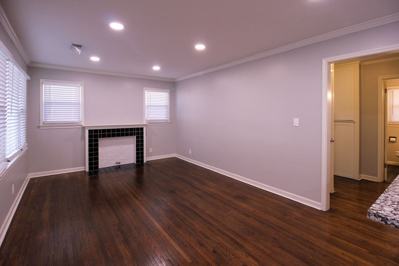 2020 E 12th Pl - Photo 3 of 19