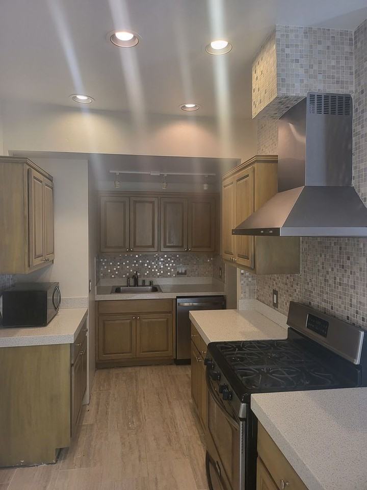 423 High St Se - Photo 2 of 7