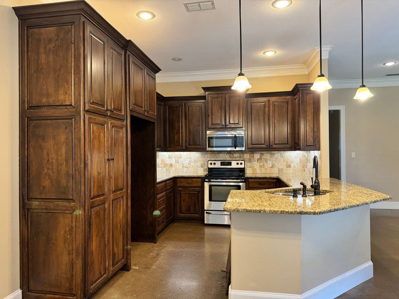 7345 Flat Rock Ln - Photo 5 of 31