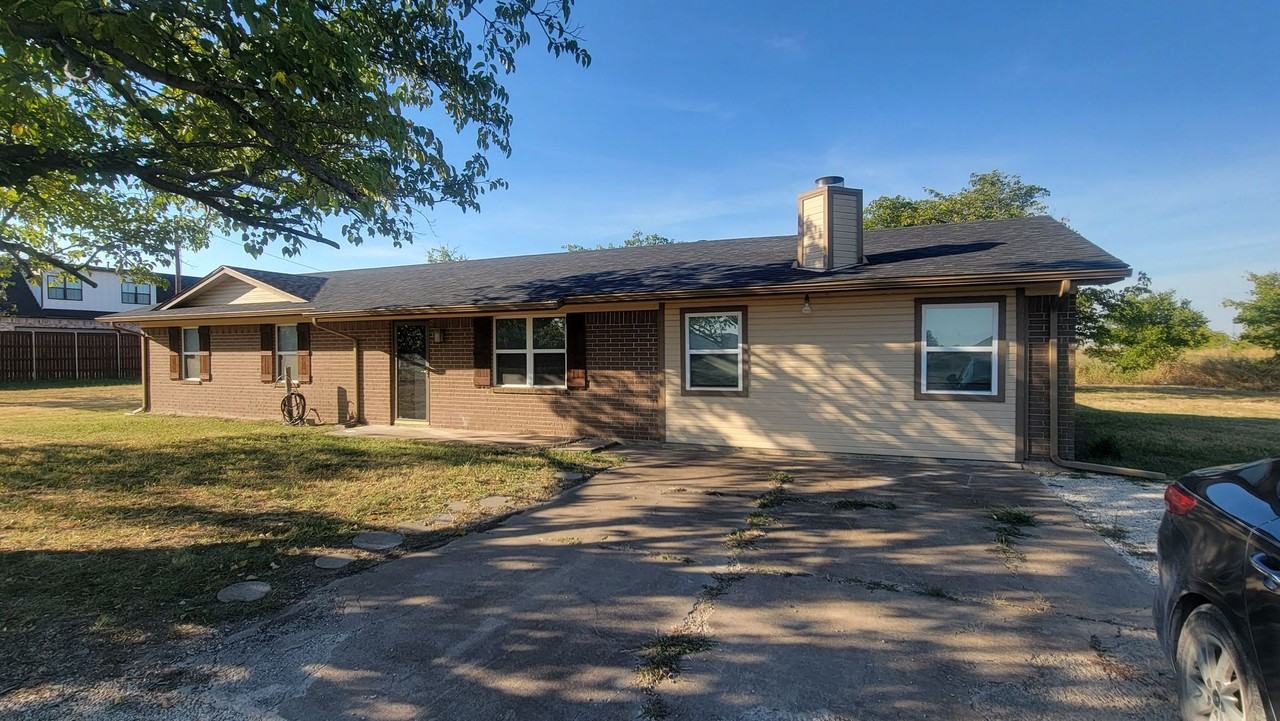 7166 Michael Rd - Photo 3 of 28