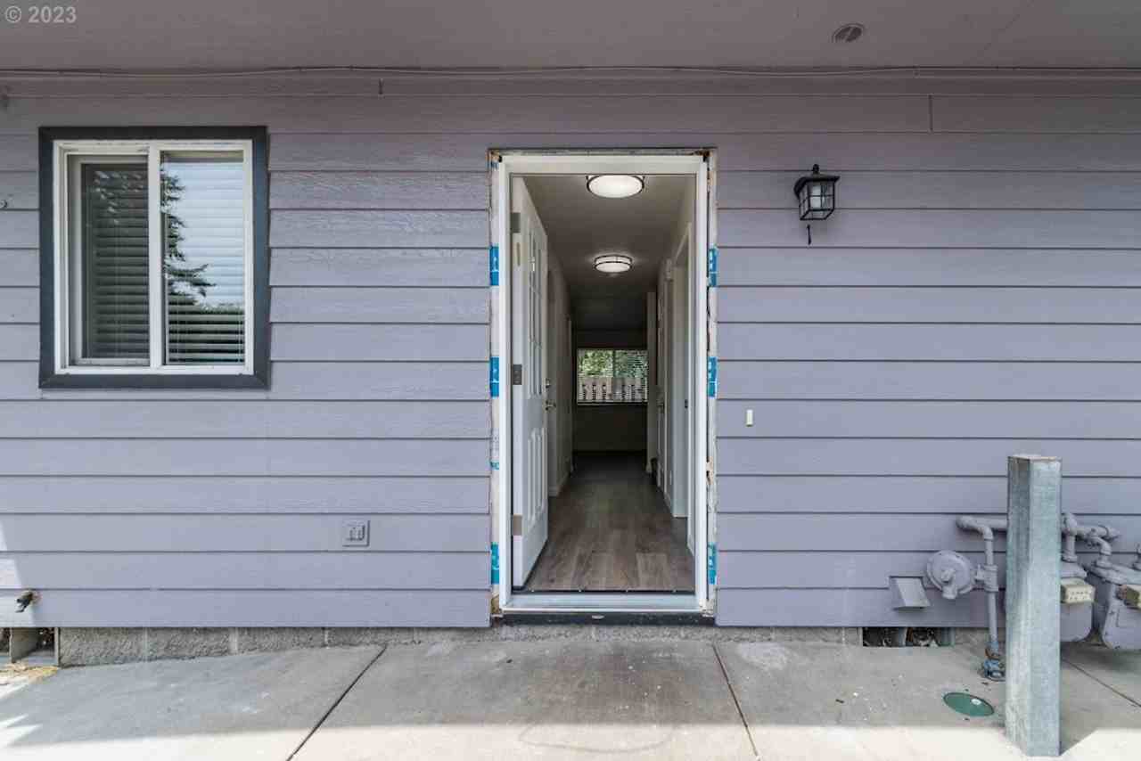 Roosevelt Townhouses - Photo 2 of 27