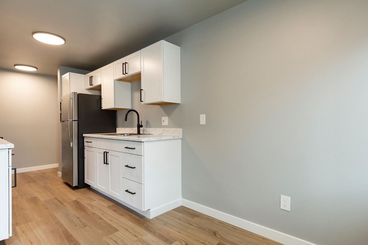 Eagle Court Apartments - Photo 2 of 20