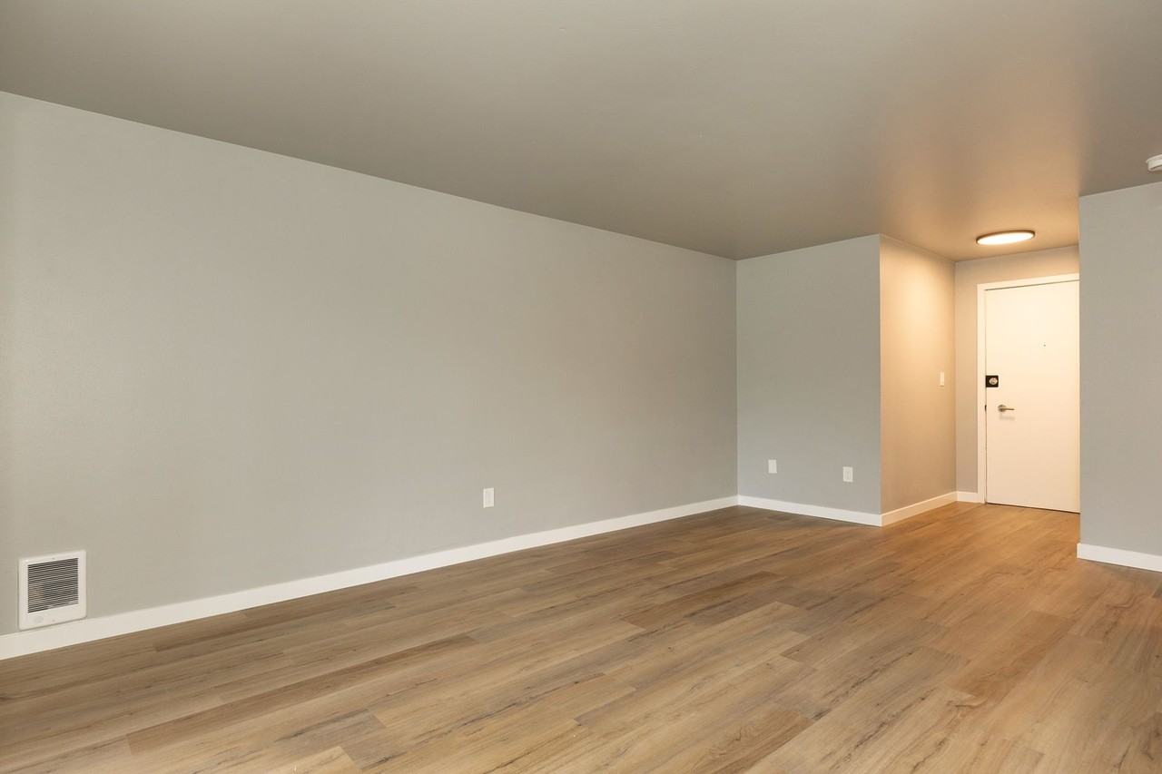 Eagle Court Apartments - Photo 7 of 20