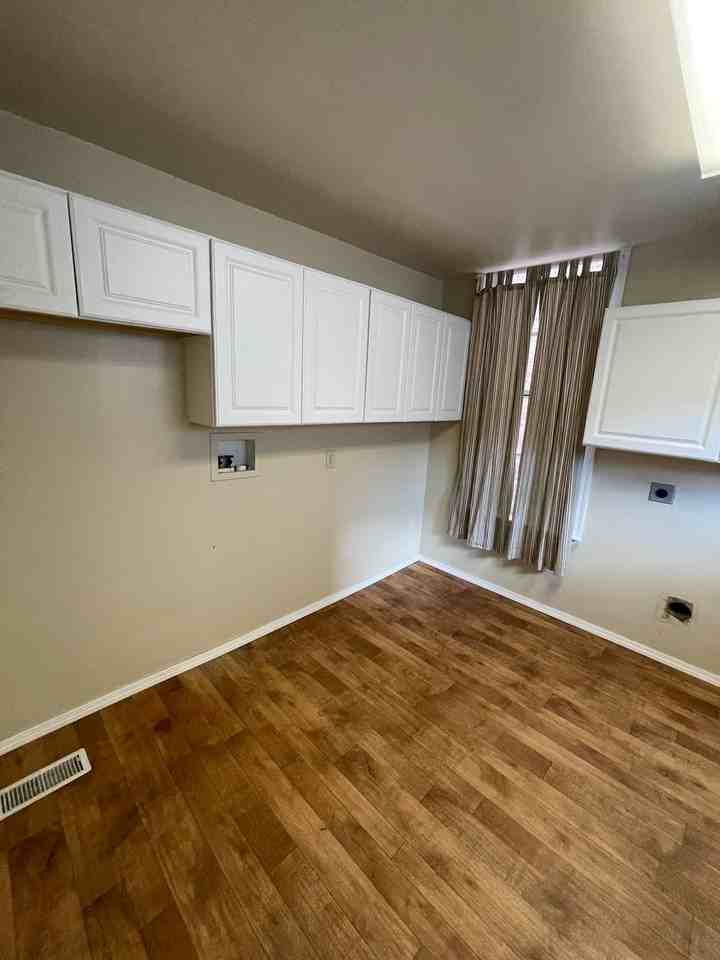 327 N Alabama St - Photo 6 of 48