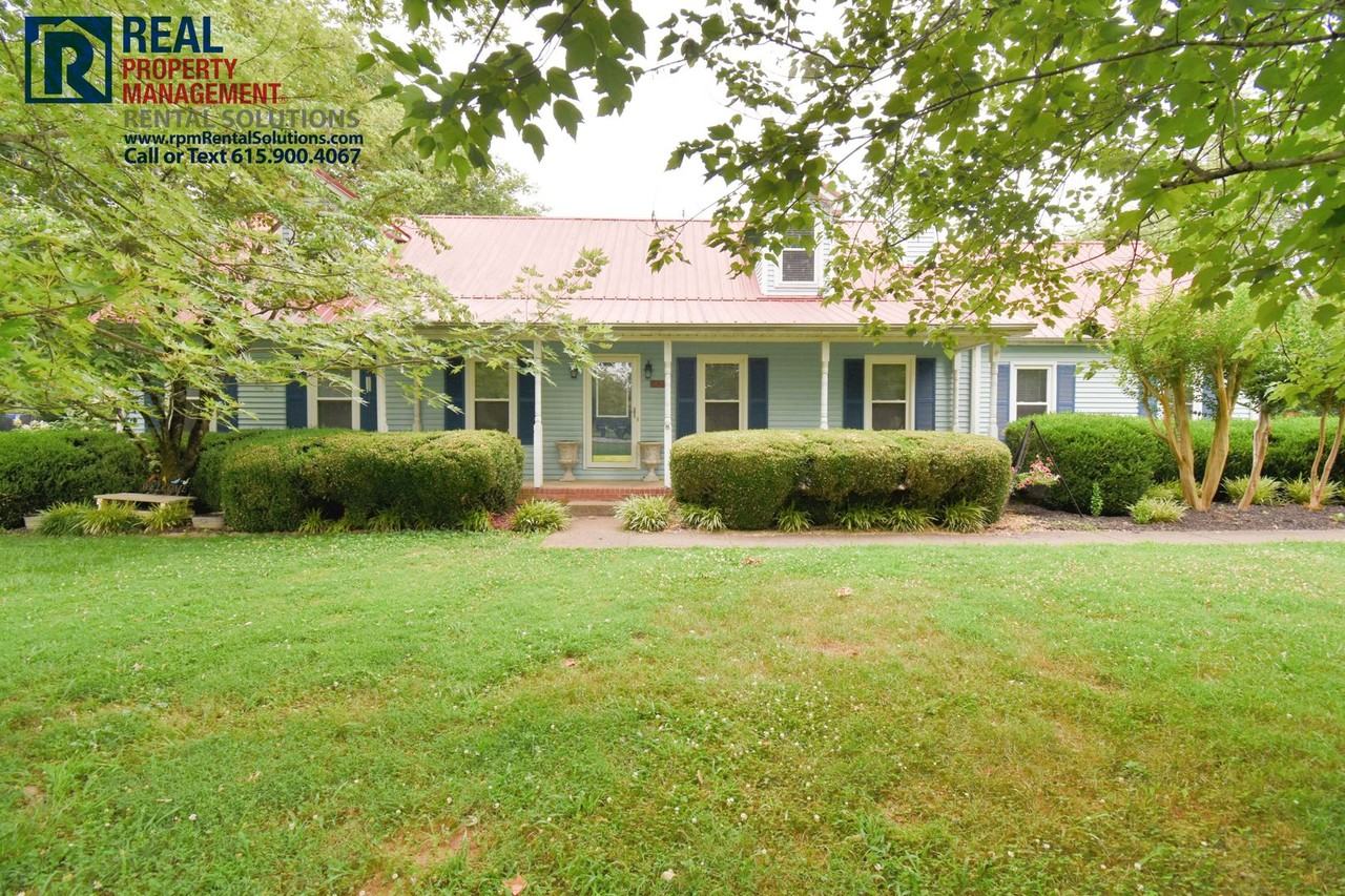 1428 Trotters Ln - Photo 2 of 42