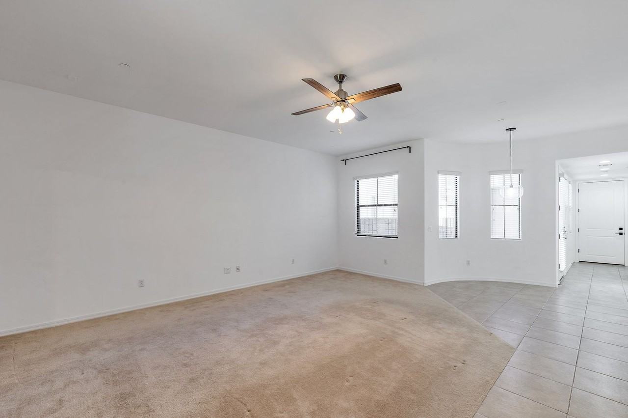 10055 N 142nd St #1330 - Photo 4 of 16