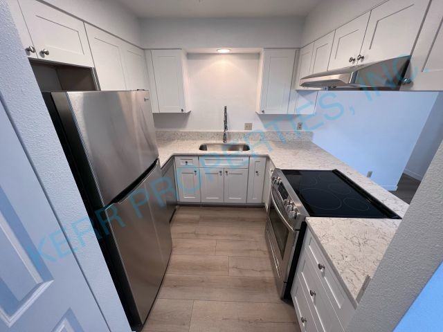 203 S High St - Photo 7 of 16