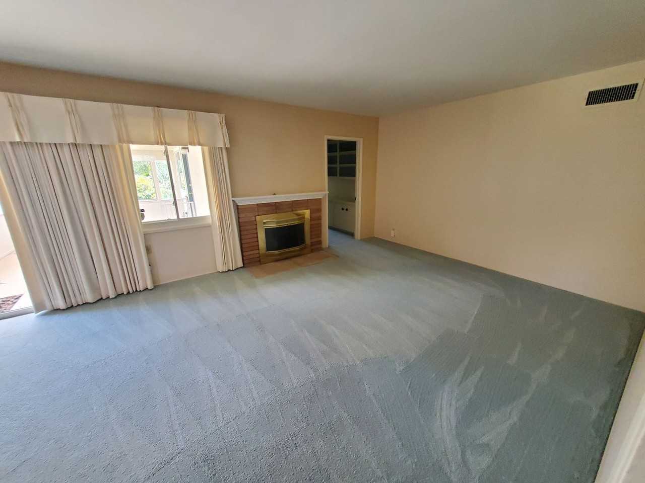 136 S Meadow Rd - Photo 3 of 22