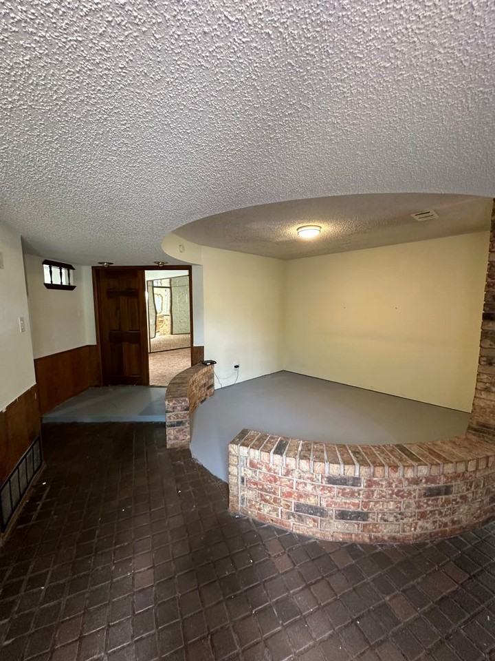 1021 W Yucca Ave - Photo 3 of 29