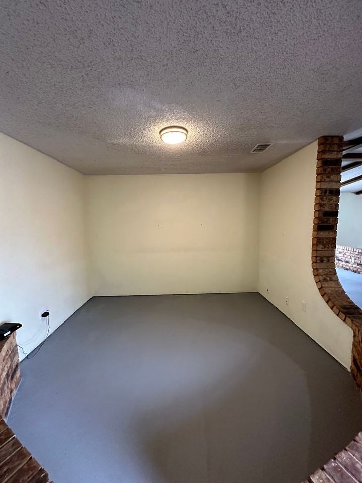 1021 W Yucca Ave - Photo 4 of 29
