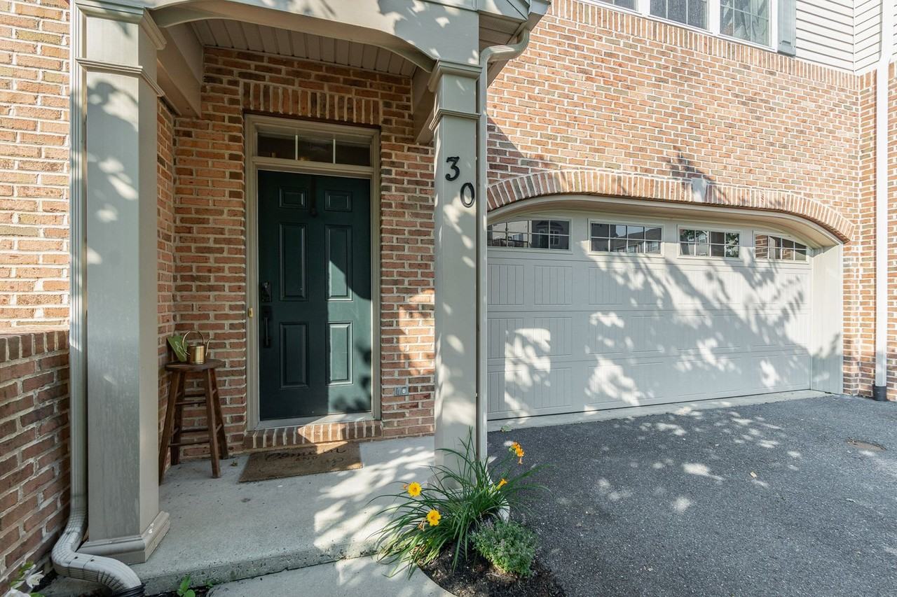 30 Dougherty Dr - Photo 3 of 35