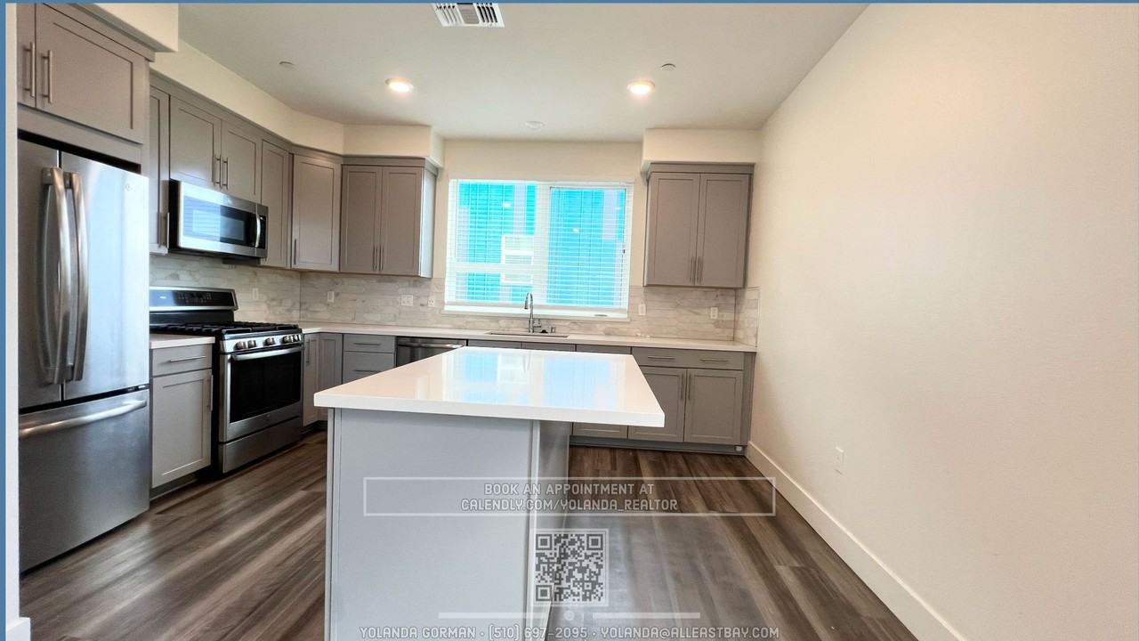 4080 Linden St #101 - Photo 6 of 32