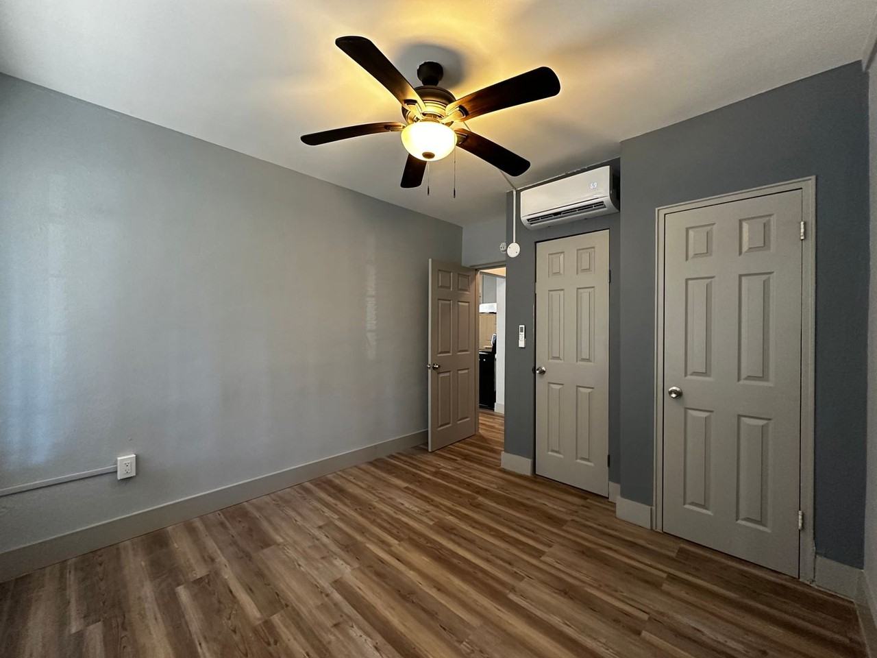 Perdido Manor - Photo 2 of 20