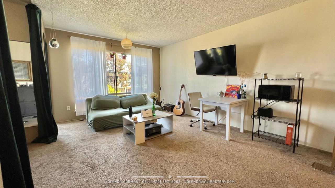 8 Admiral Dr #424 - Photo 3 of 28
