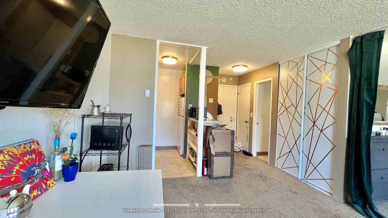 8 Admiral Dr #424 - Photo 4 of 28