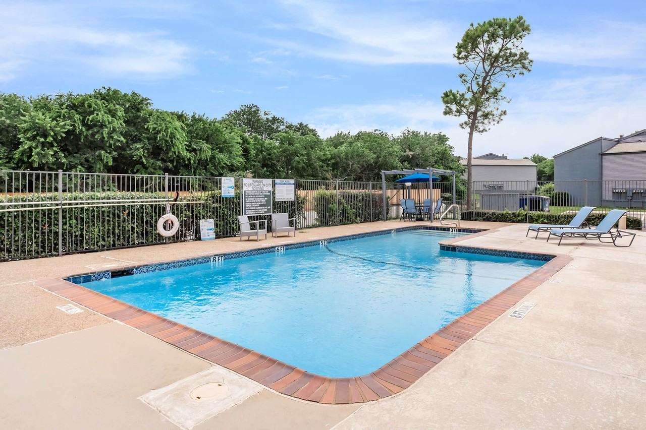 Dakota Apartments - Photo 2 of 49