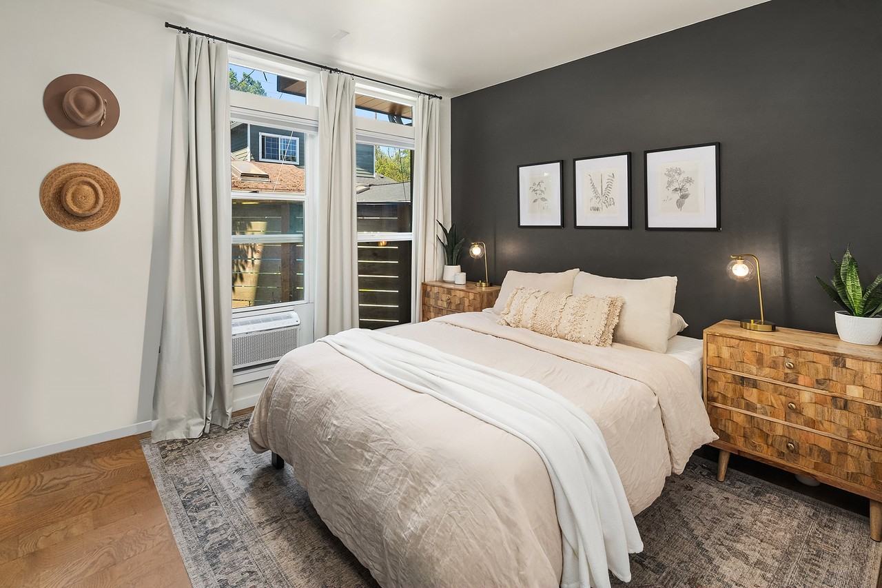 6211 9th Ave Ne #B - Photo 3 of 29