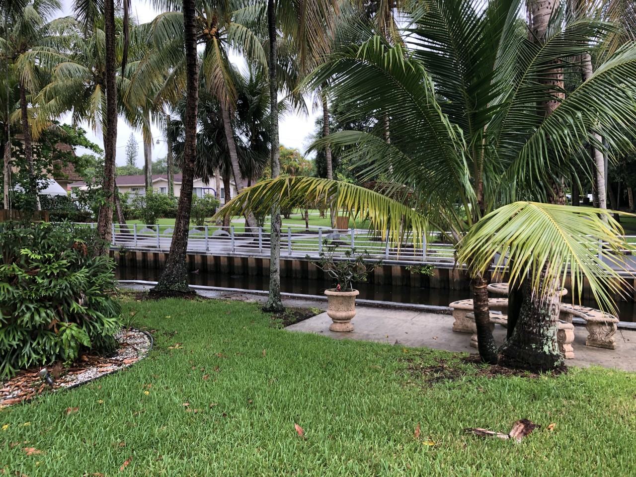 1755 Sw 28th Way #NA - Photo 2 of 20