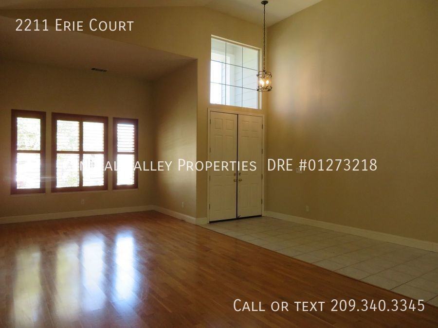 2211 Erie Ct - Photo 3 of 29