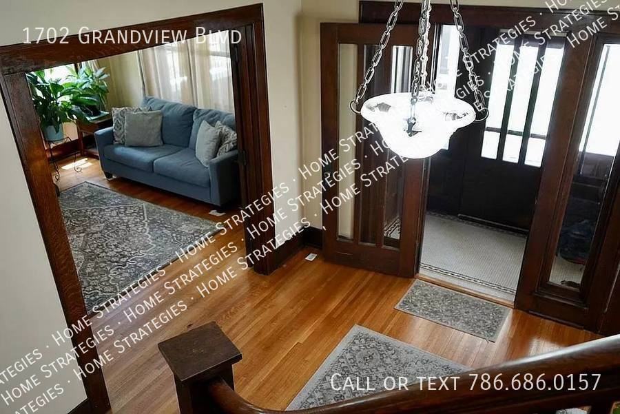 1702 Grandview Blvd - Photo 2 of 17